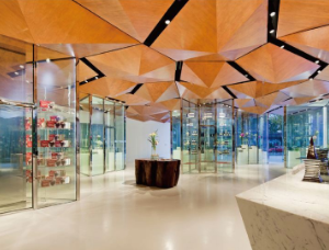 美國展臺設(shè)計公司如何在展臺搭建中合理利用玻璃材料的？